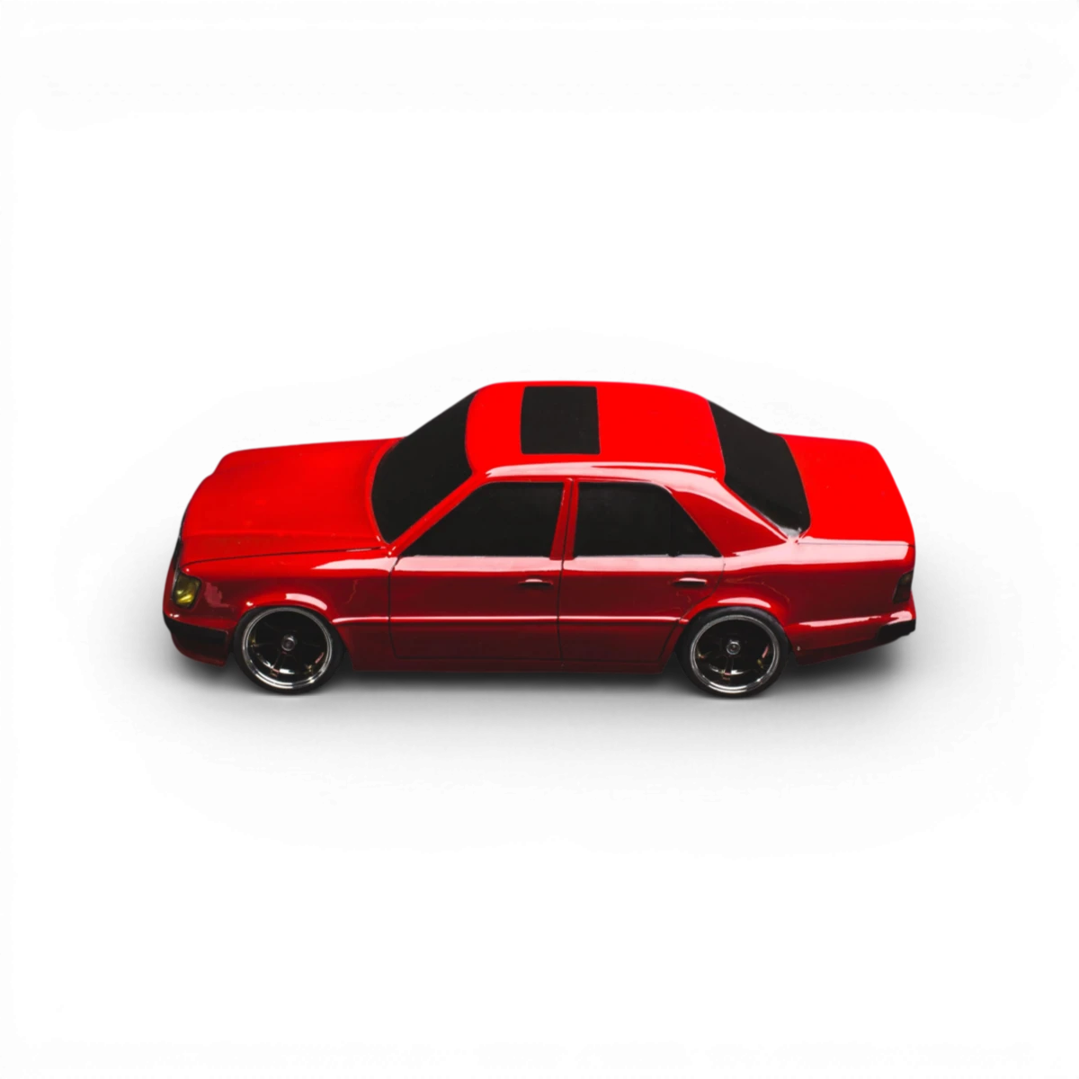 Carrosserie Mercedes W124 E500 en plastique pour modèle réduit, fabriquée par Aplastics RC.