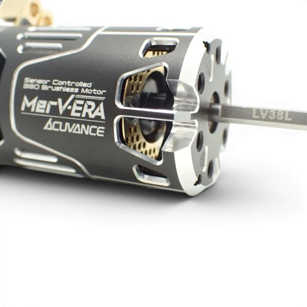 Moteur brushless MerV-ERA 13.5T Acuvance, électronique pour drone ou RC, avec finition compacte et connecteurs visibles.