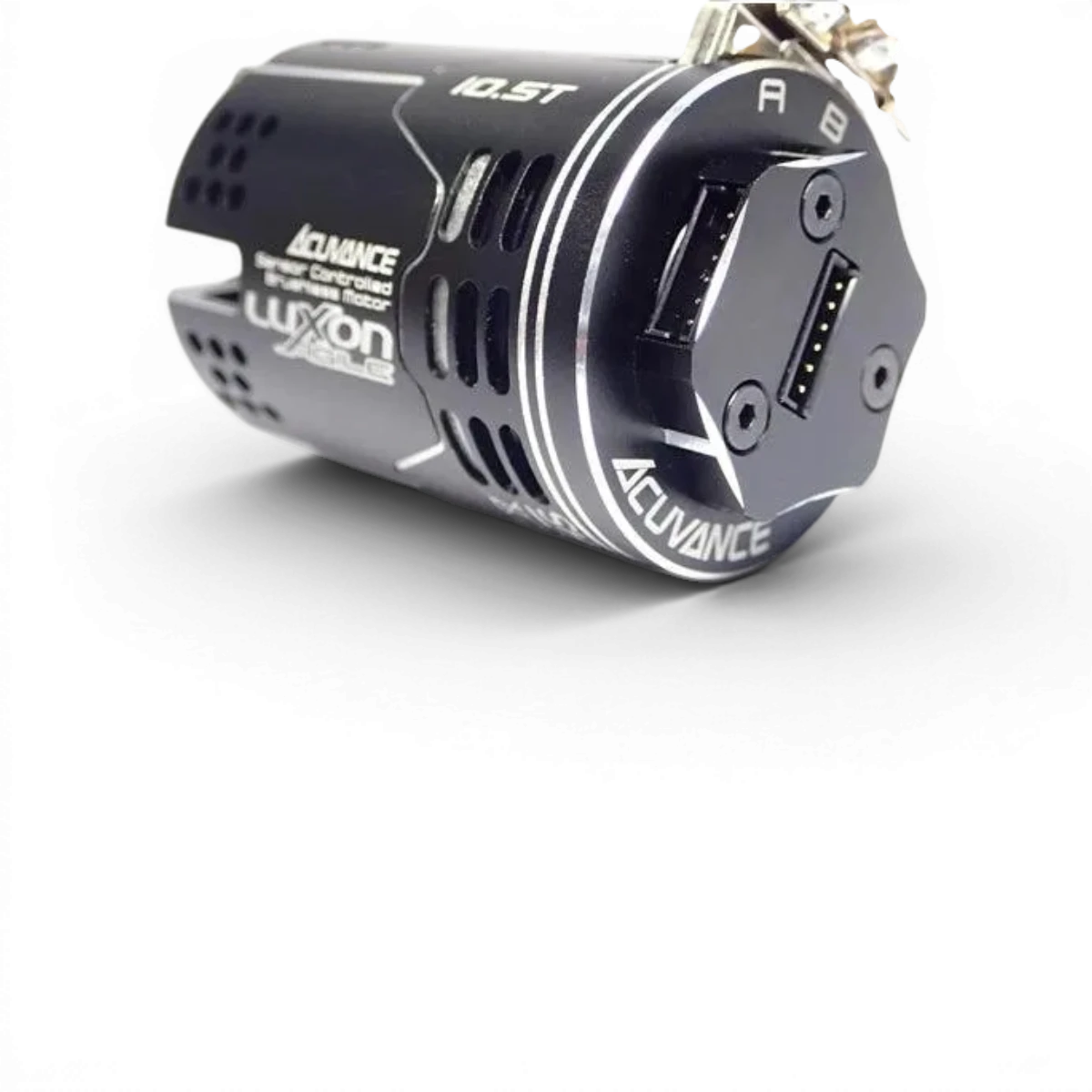 Moteur électronique Luxon AGILE 13,5T de la marque Acuvance, vue en gros plan avec détails de l'appareil.