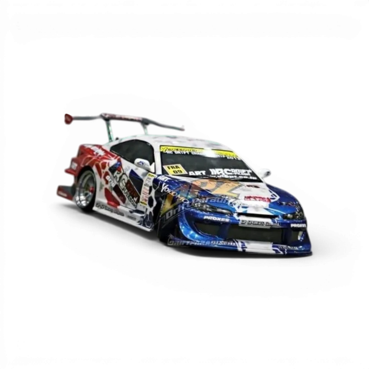 Karoserie Nissan Silvia S15 GP Sports značky Team Yokomo, detailní provedení, pohled zblízka na povrch.