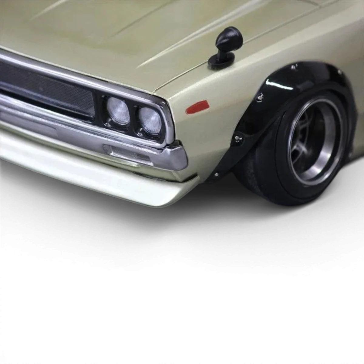 Voiture miniature Nissan Skyline 2000GT-R (KPGC110) customisée, marque Pandora RC, carrosserie détaillée, modèle réduit réaliste.