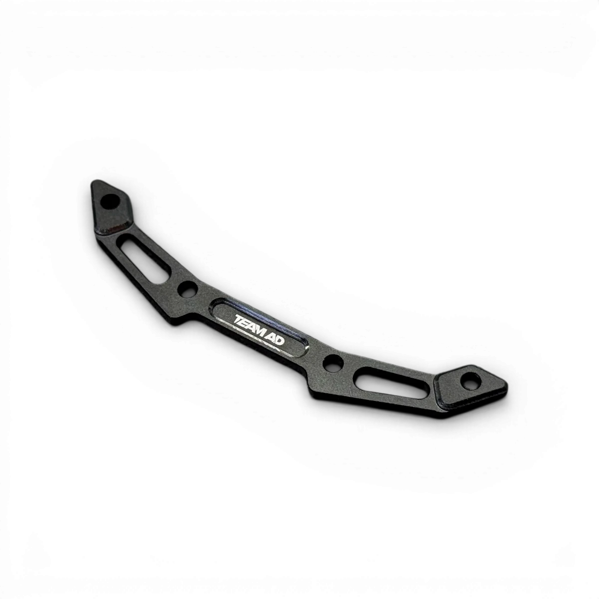 Renfort de supports de carrosserie avant en aluminium pour voiture, fabriqué par TEAM AD, visible dans l'image.