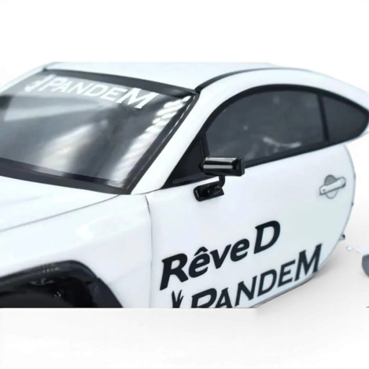 Rétroviseurs FLEX GT Type B blanc pour moto, design personnalisé, marque Team Reve D, vue de côté sur un véhicule.