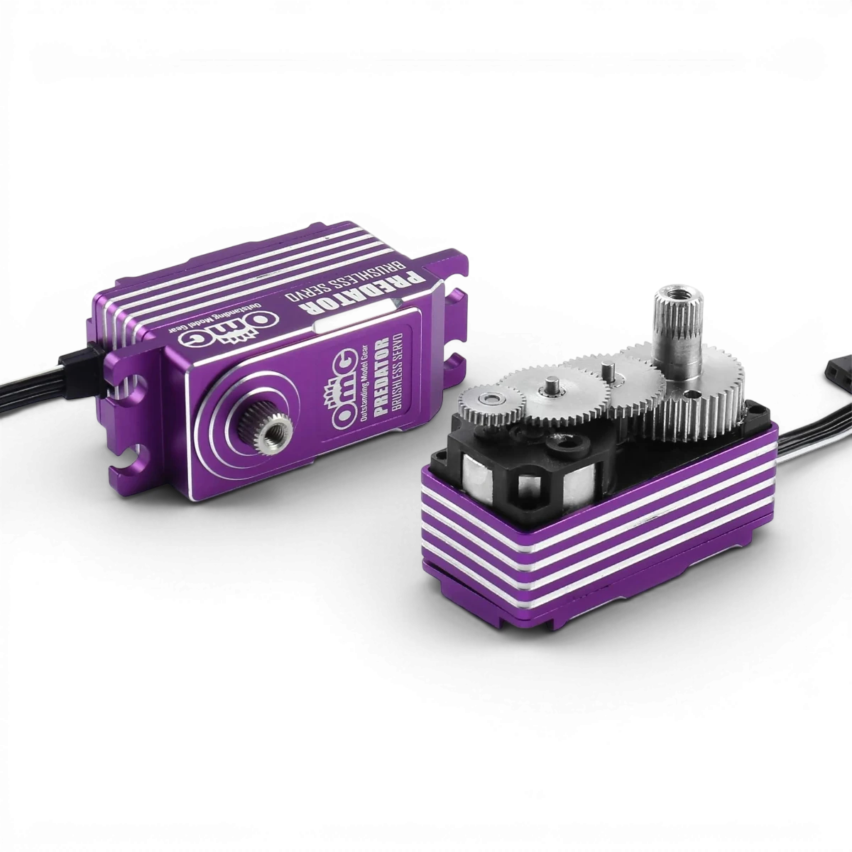 Servo D4 Predator à profil bas, électronic brushless de la marque OMG, avec design compact et numérique visible en image.