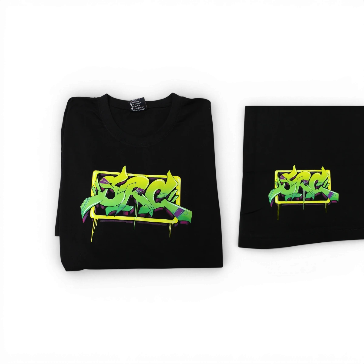 T-shirt SRC 1 de la marque Src Sideways RC, vêtement décontracté en coton avec logo visible sur la poitrine.