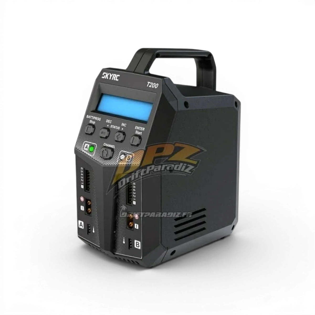 Chargeur T200 Duo AC/DC SkyRc avec deux ports de 100W pour appareils électroniques, connecté à une prise électrique et une batterie.