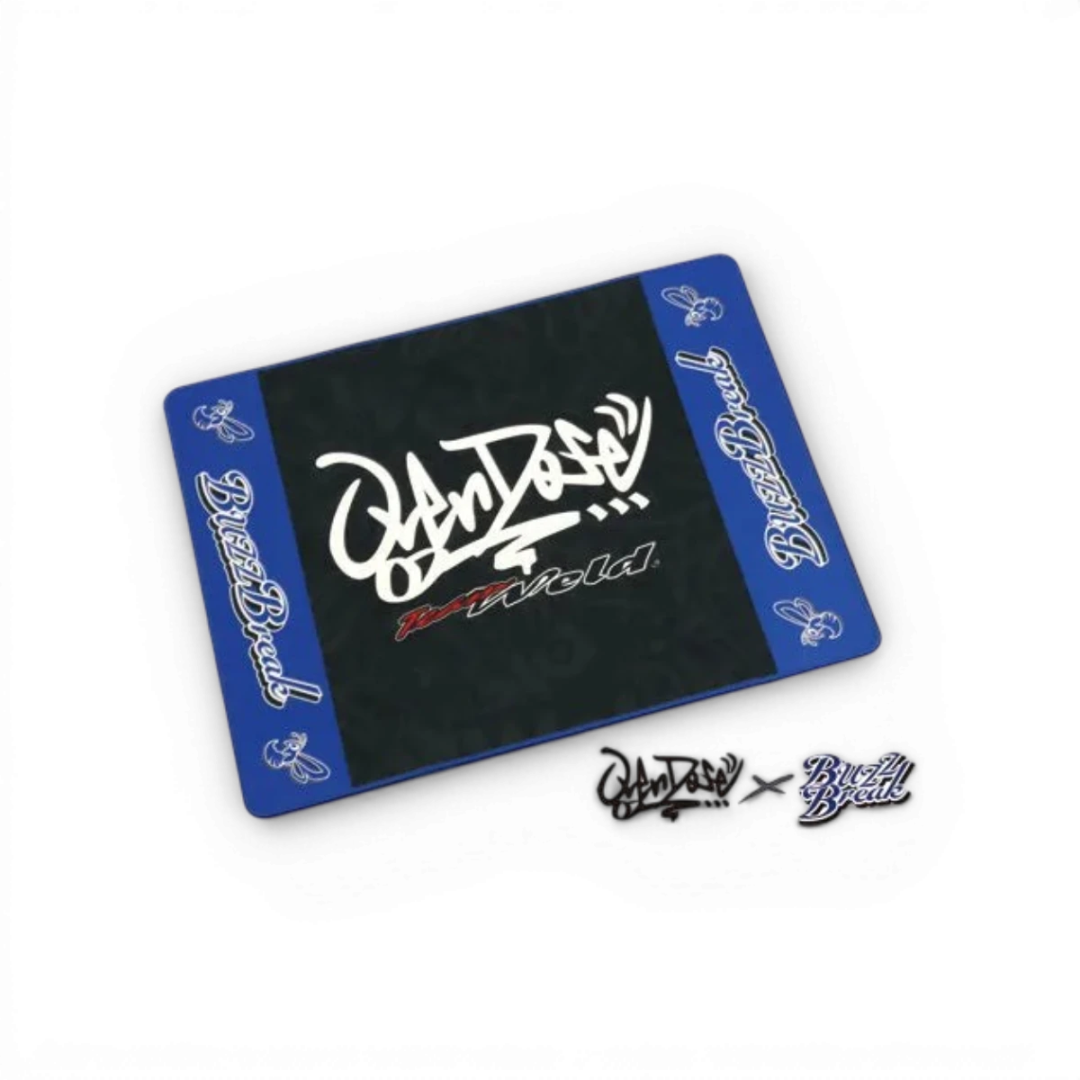 Tapis Overdose ver. 600x450mm, accessoire avec motif coloré, fabriqué par la marque Overdose, vue de face.