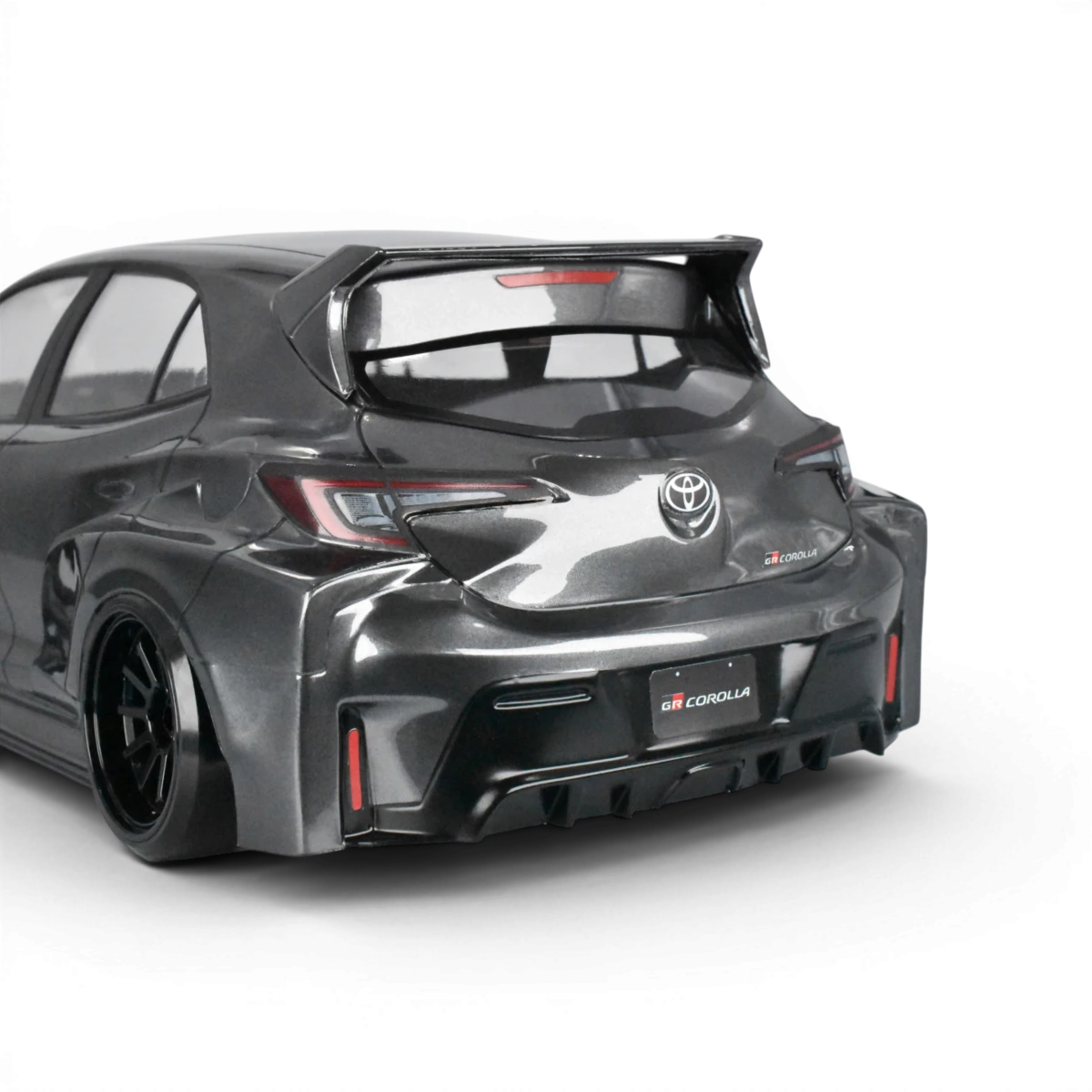 Carrosserie Toyota GR Corolla Cusco de la marque Team Reve D, vue de face avec détails de la carrosserie.
