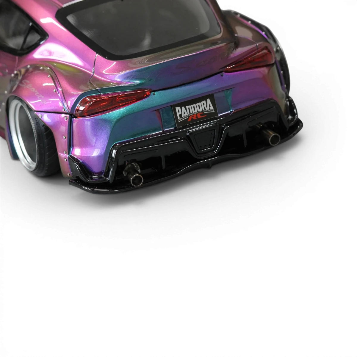 Carrosserie Toyota GR Supra A90 BLS Pandora RC, modèle miniature détaillé, avec peinture bleue et design réaliste.