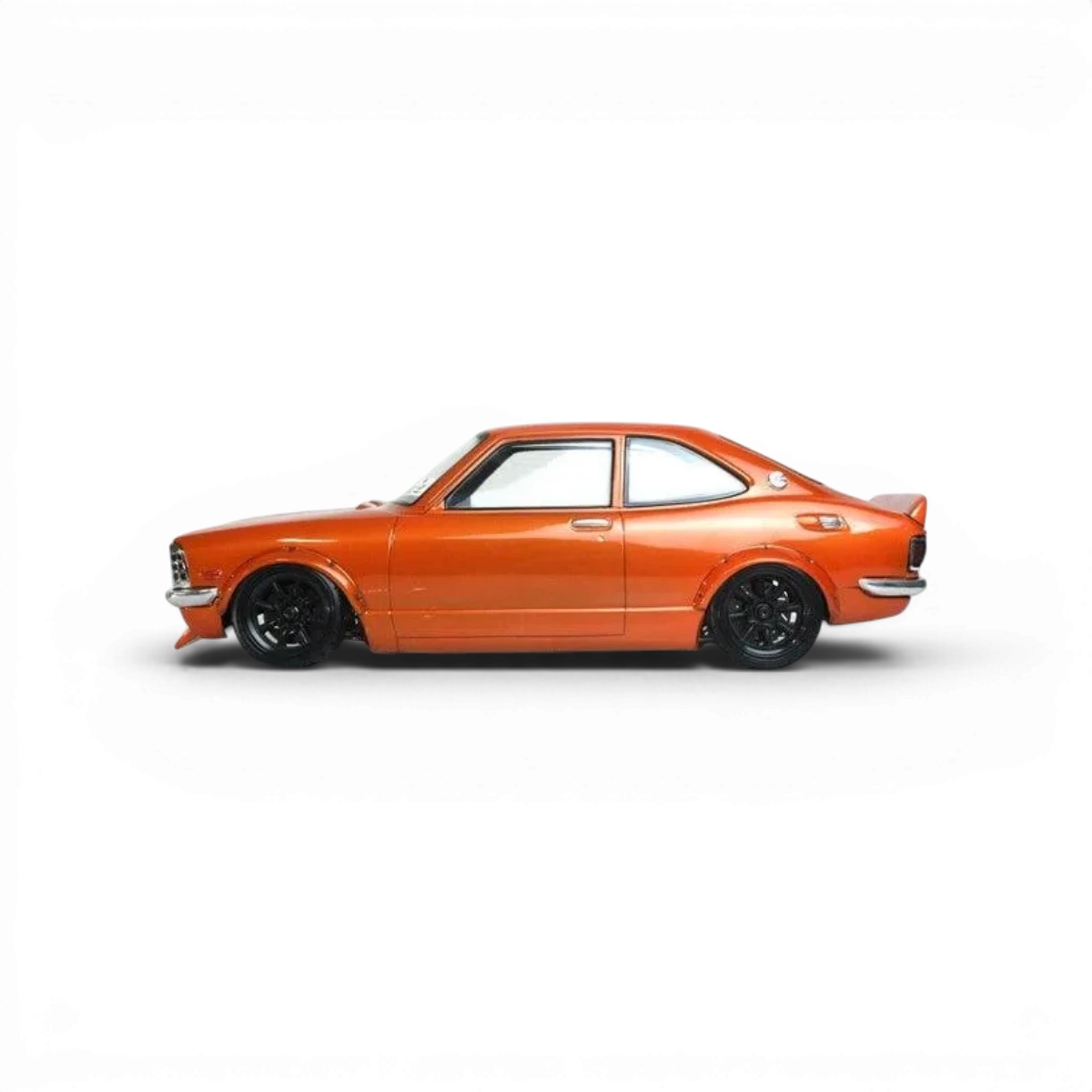 Carrosserie Toyota Levin TE27 Pandora RC, modèle réduit de voiture classique, avec détails précis et fini brillant.